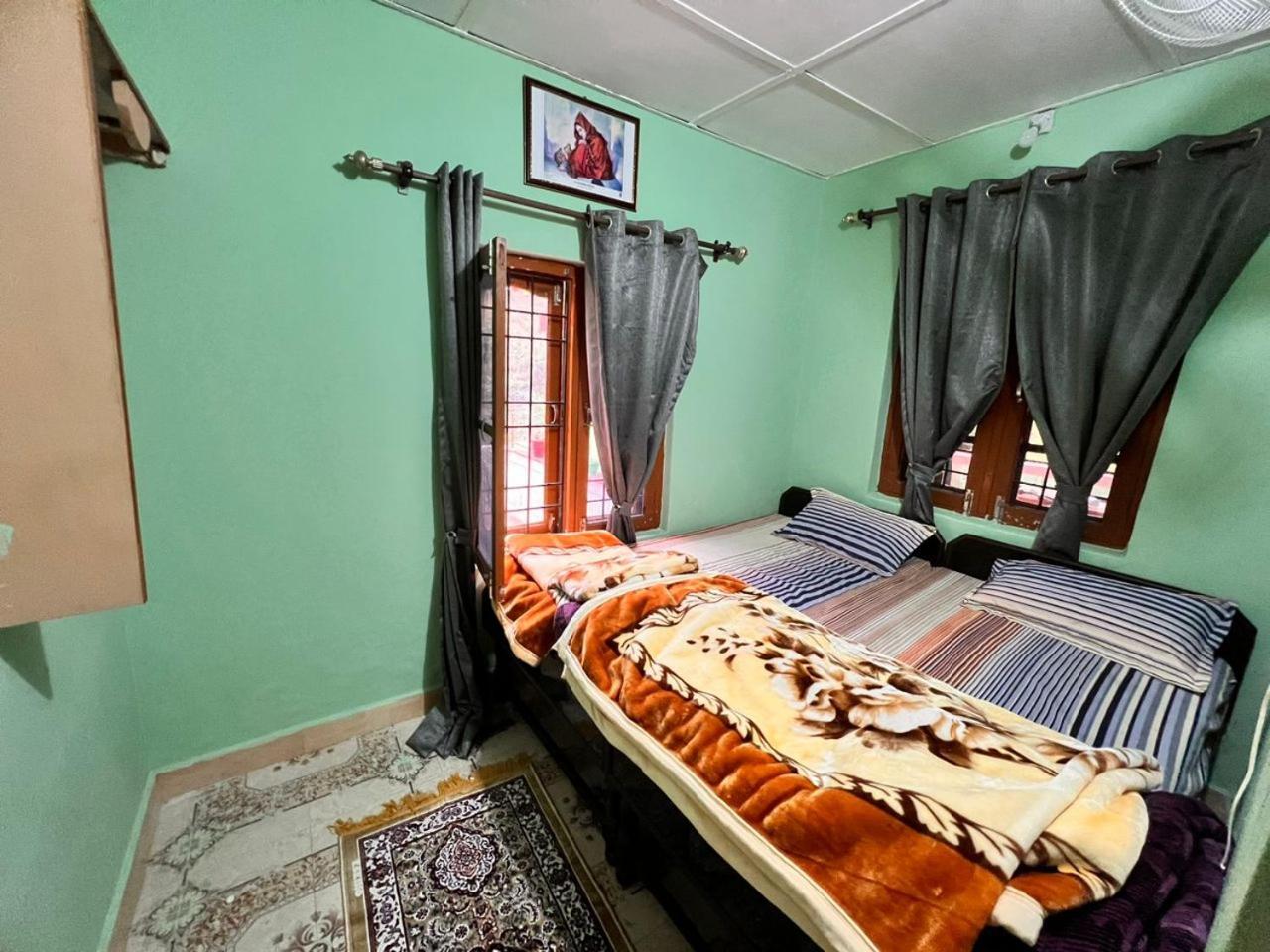 Tathastu Bir -Homestay ,Dorm,Hostel ภายนอก รูปภาพ